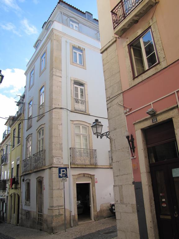 Remodeled Historic Apartment In Bairro Alto Lisbon Exterior photo